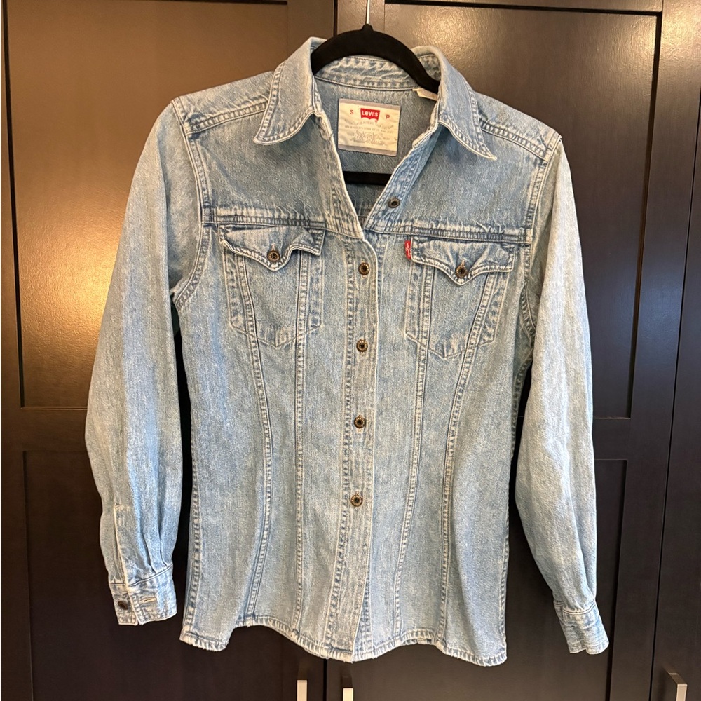Vintage Levi’s 80’s - 90’s Red Label Denim Fitted Western Shirt 100% Cotton